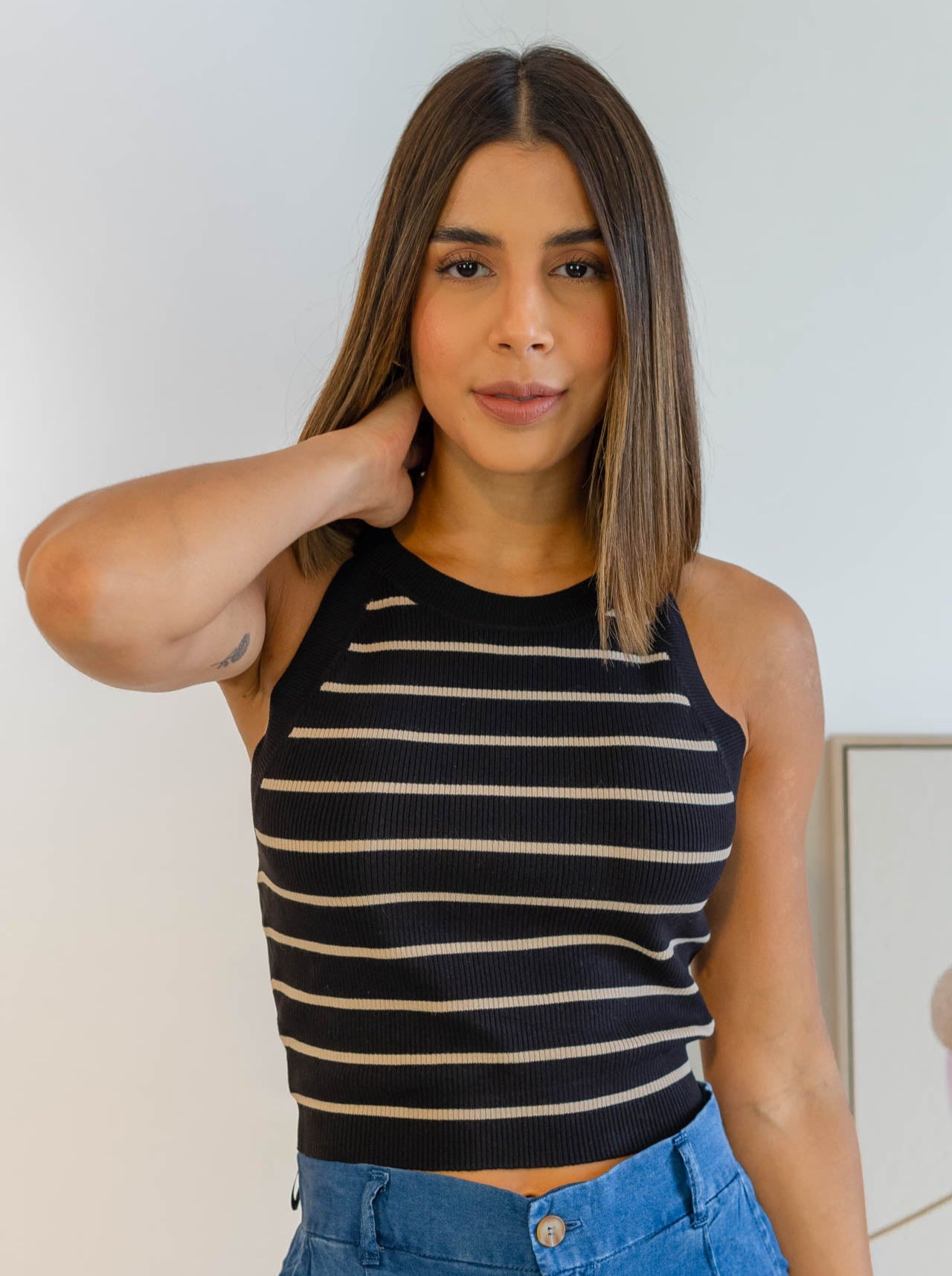 Top Negro Lineas Beige