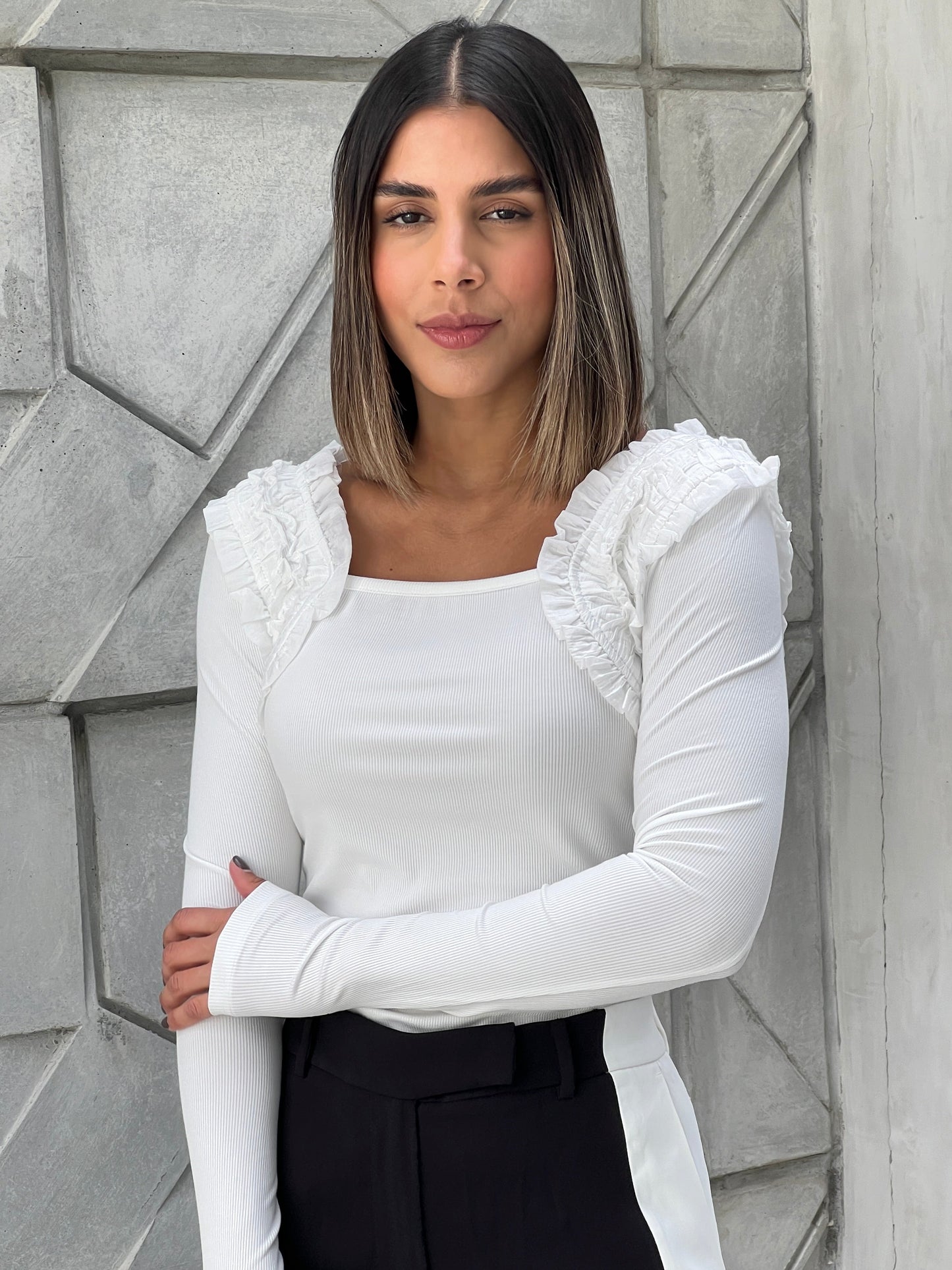 Blusa Blanca Detalles Hombros
