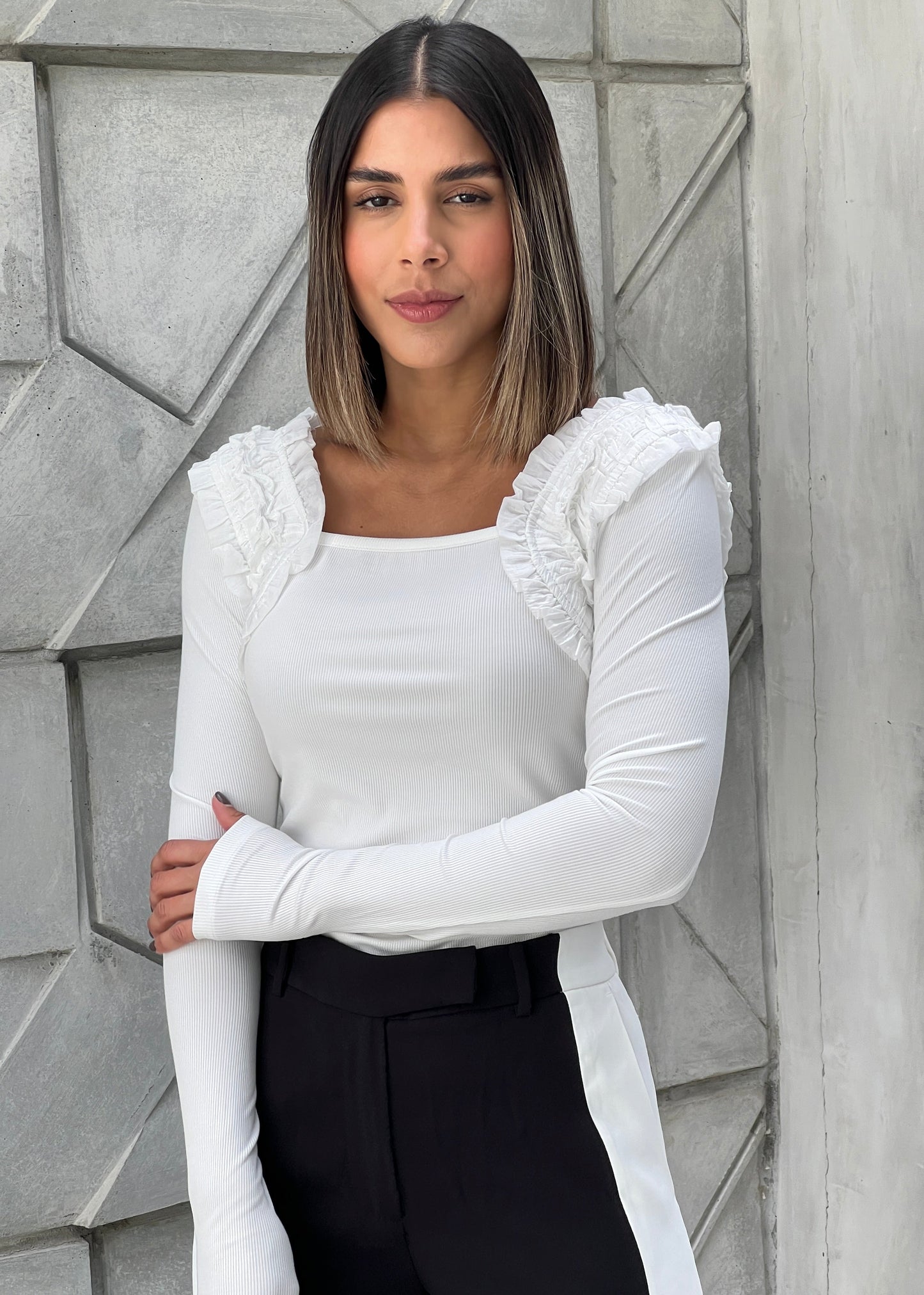 Blusa Blanca Detalles Hombros