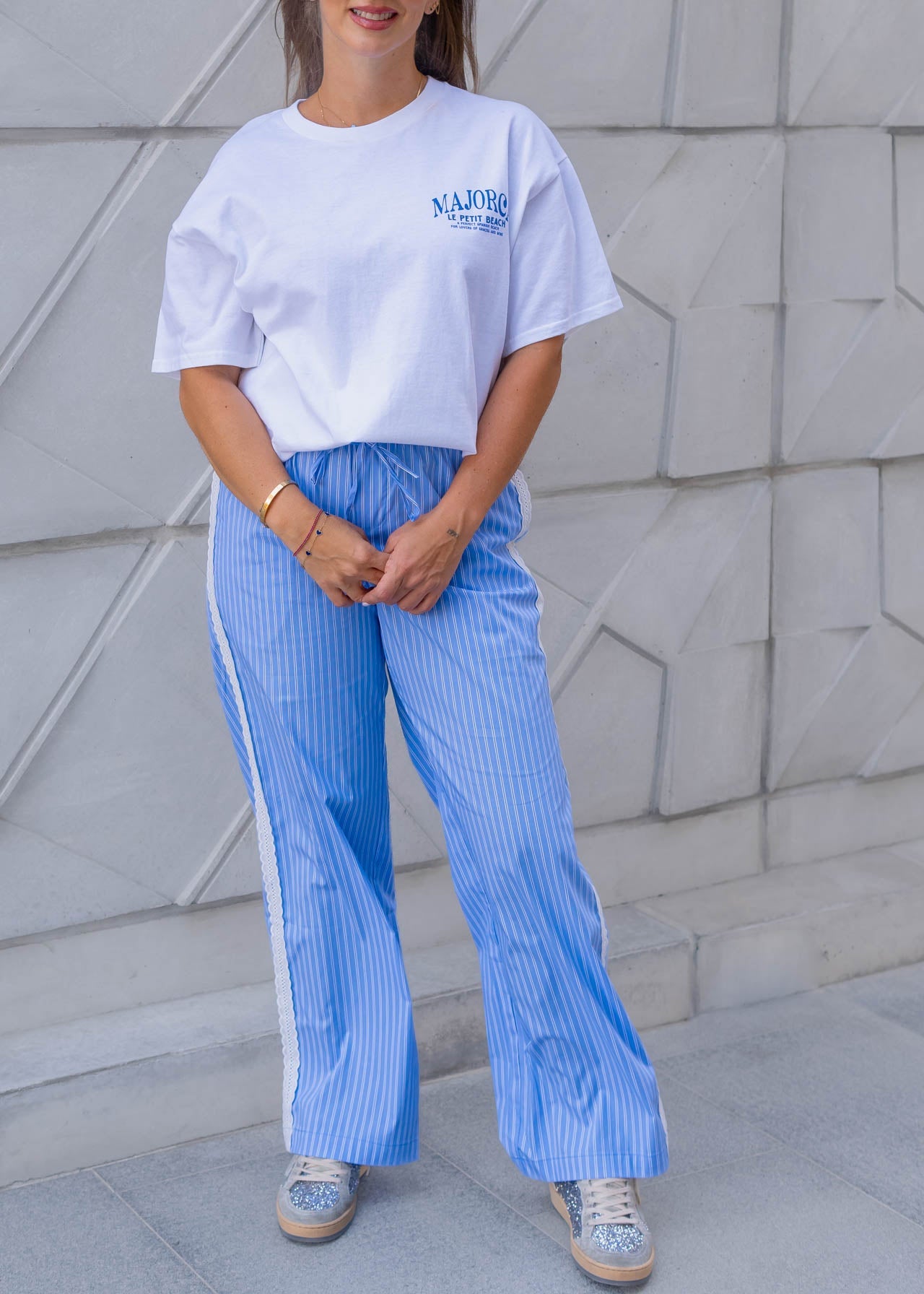 Pantalon Azul Detalles Blancos