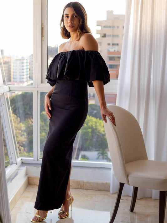 Vestido Negro a Los Hombros