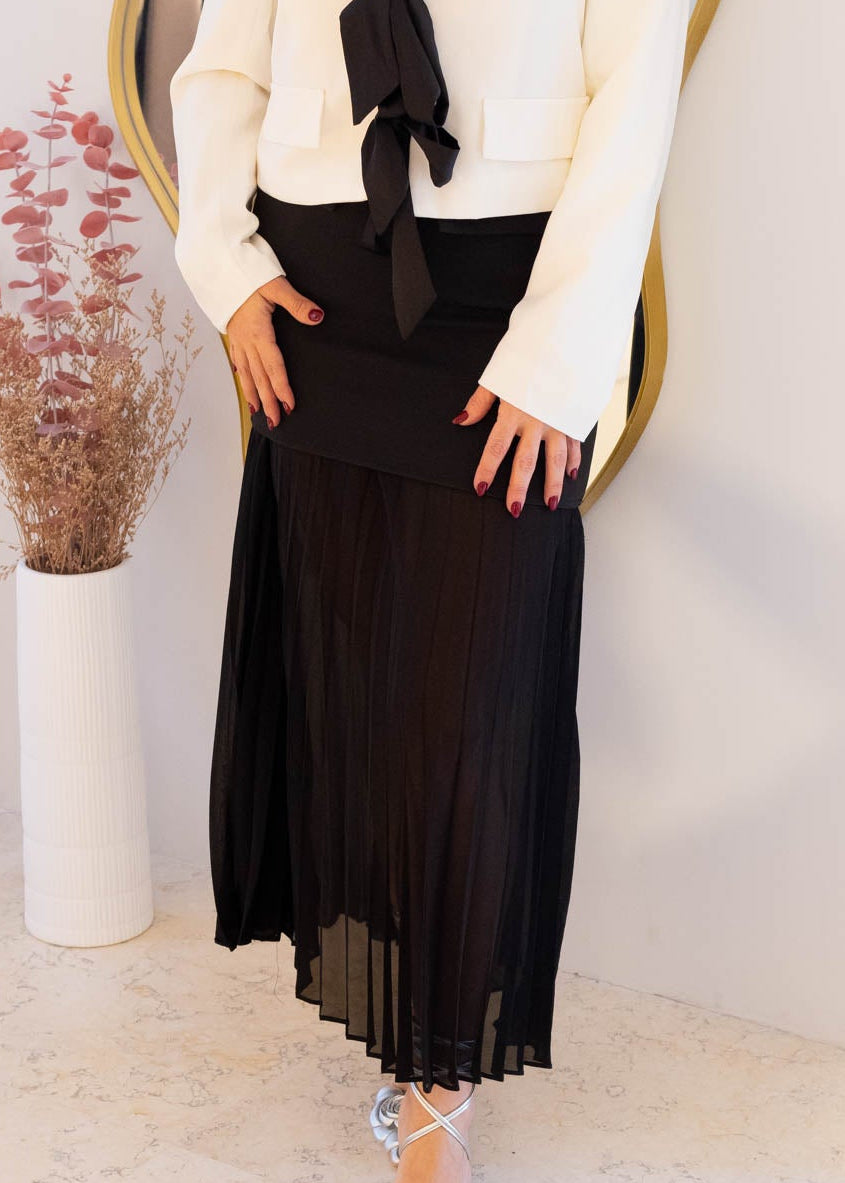 Falda Negra Plisada