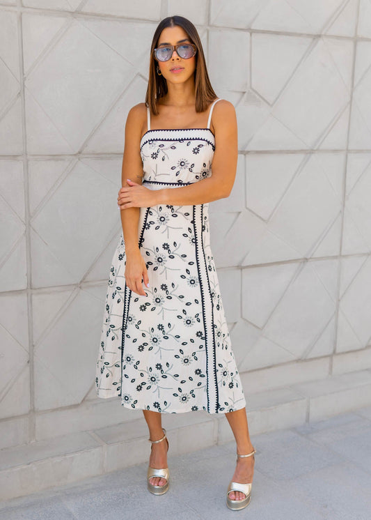 Vestido Lino Beige Bordados Negros