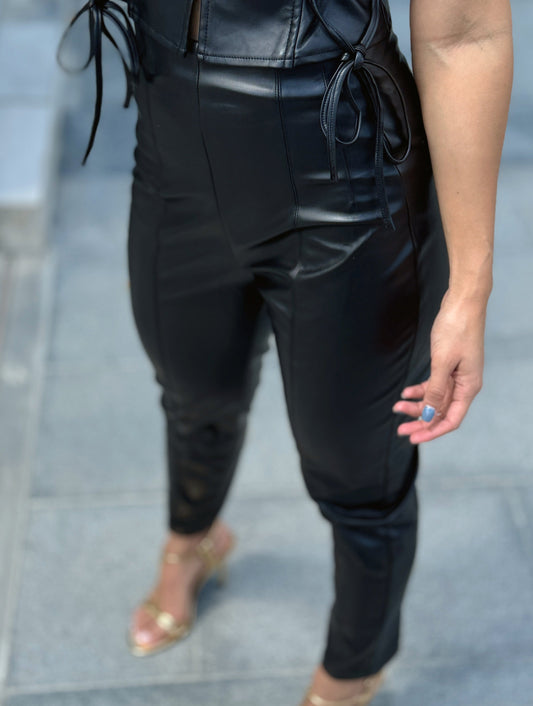 Pantalon Cuerina Negro