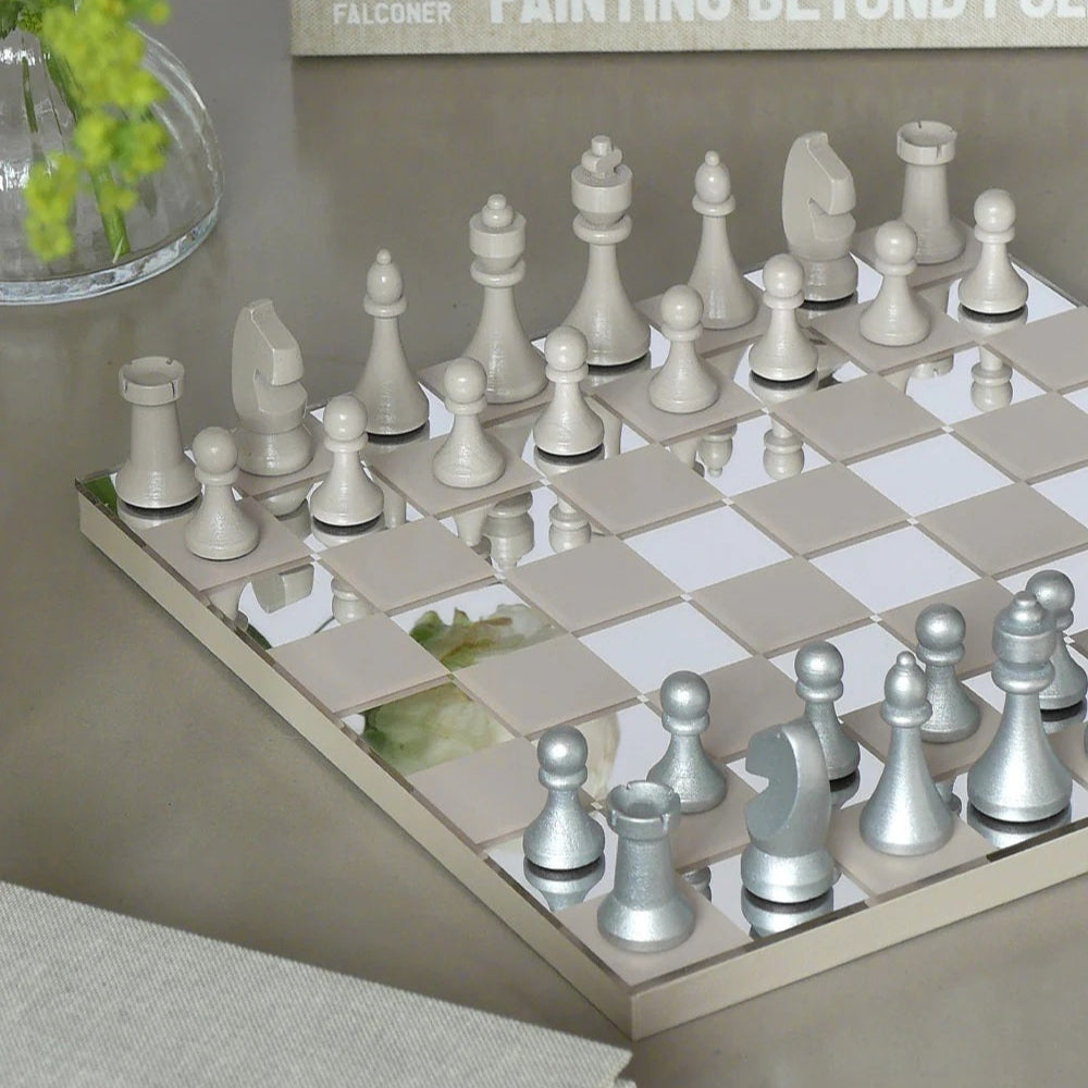 Chess Mirror